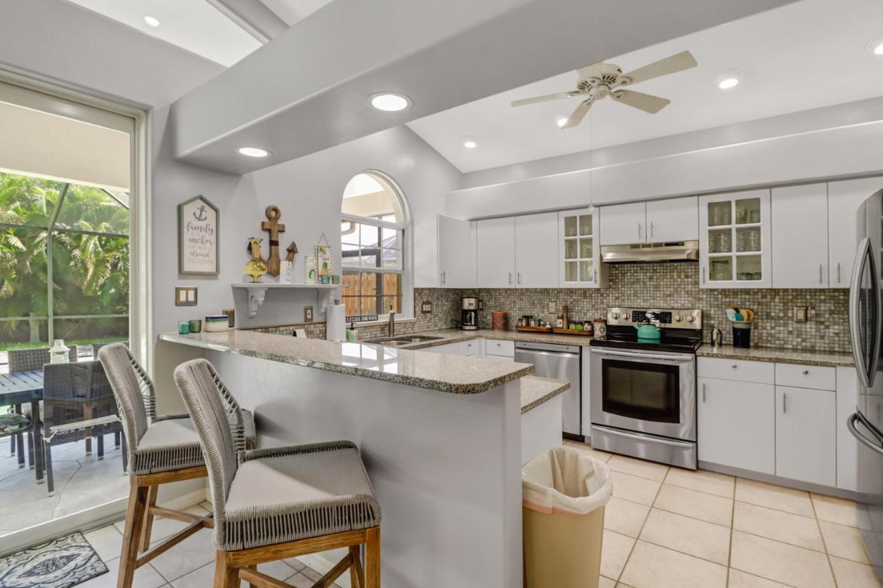 Cozy Beach House - 5 Minutes From Vanderbilt Beach Naples Exterior foto